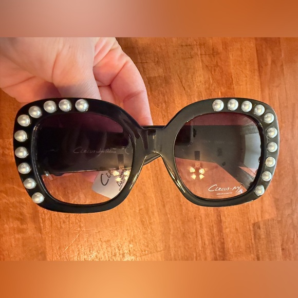 Circus NY by Sam Edelman Womens Large Square Sunglasses with Pearl Detail - Picture 9 of 12